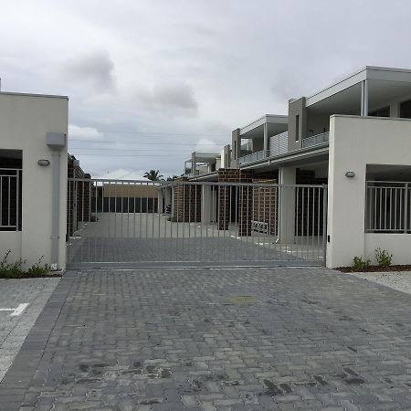 Apartment In Queens Park Perth Exterior foto